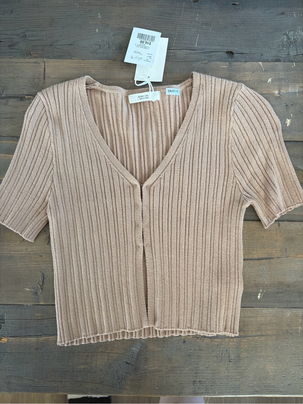 Active USA Women's Ribbed V-Neck Crop Top